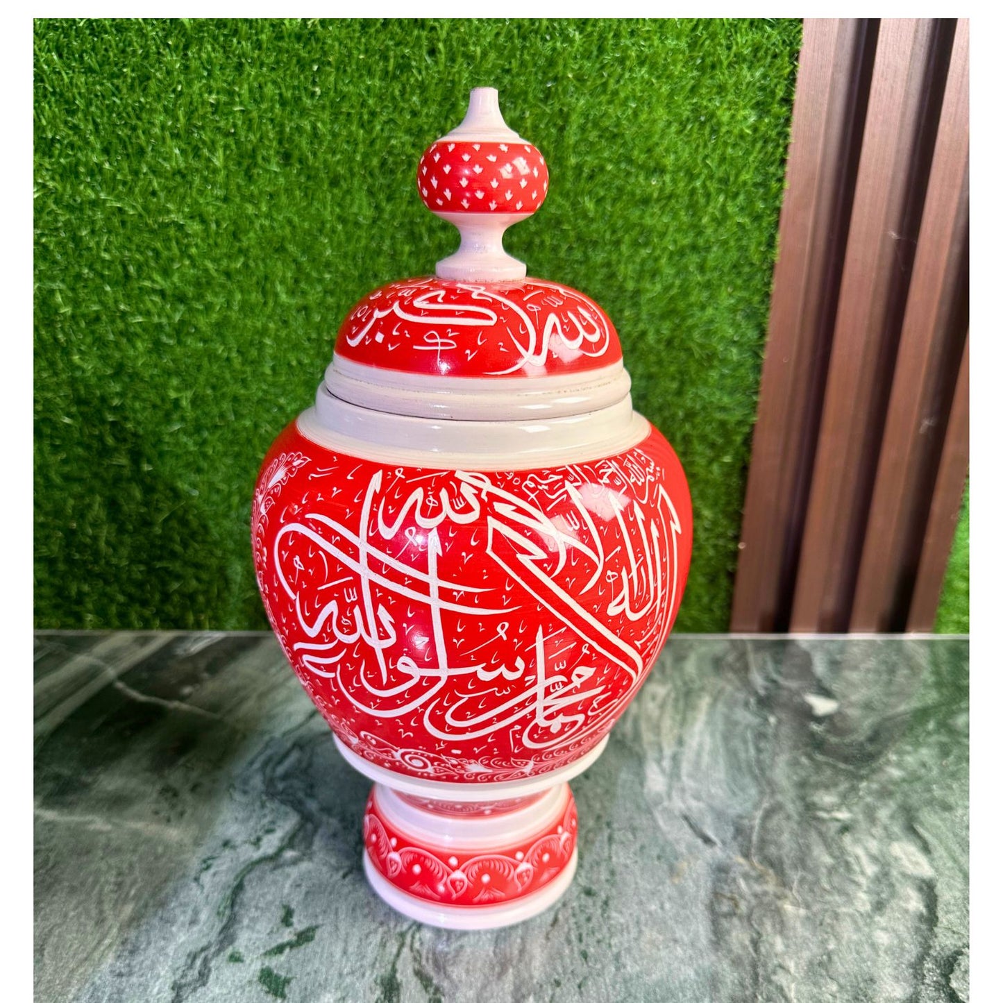 Wooden Kalma Jar – Red & White Naqshi Art in Sheesham Wood | Islamic Calligraphy Decor Piece
