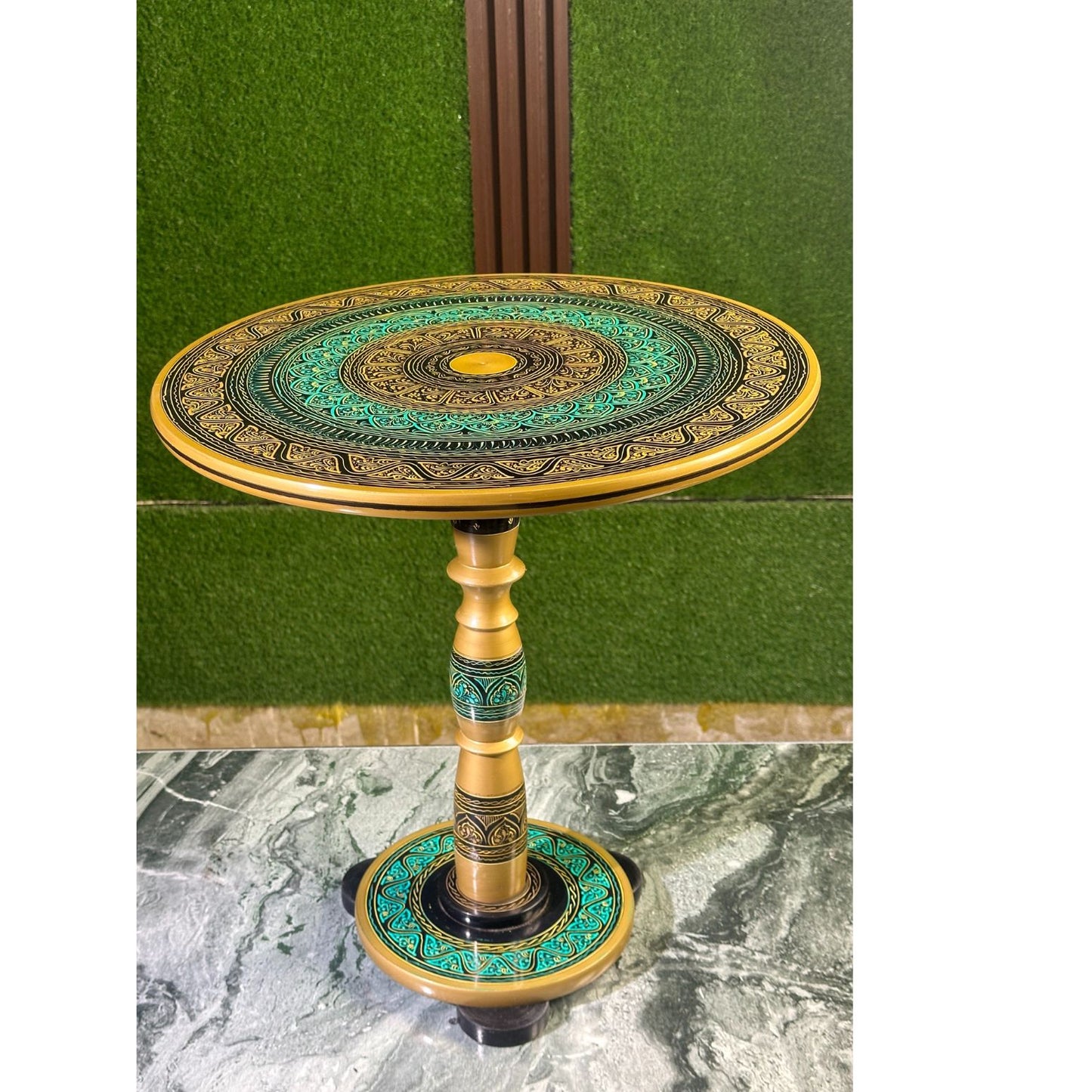 Green & Gold Art Coffee Table – 18" Round Handcrafted Table | Royal Lacquer Finish, 20" Height Accent Piece