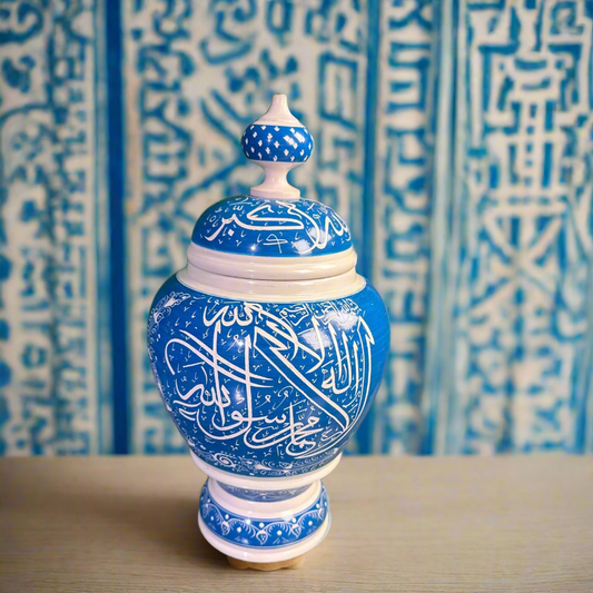 Wooden Kalma Jar – Blue & White Naqshi Art in Sheesham Wood | Islamic Calligraphy Home Decor